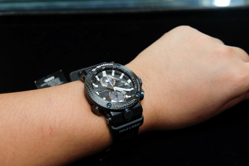 Exploring the carbon cores of the Casio G-Shock GWR-B1000 and GA